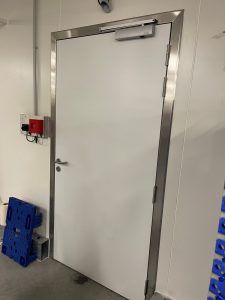 Porte isotherme pour chambre froide Leclerc Cesson S&eacute;vign&eacute; (35)