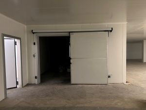 porte isotherme isolation frigorifique Leclerc drive de Niort 