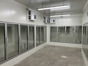 R&eacute;alisation d'une chambre froide n&eacute;gative en tunnel pour Auchan Drive de saint s&eacute;bastien sur loire (44)